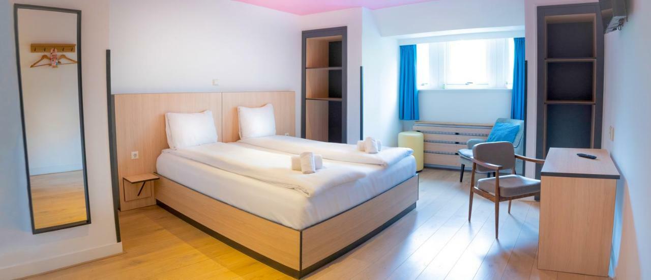 Double Dorm Room