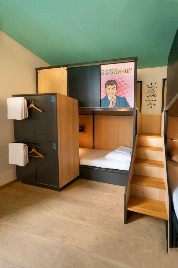 Bed 4-Bed Dormitory Room